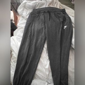 SUPER COMFY oversized nike sweat pants